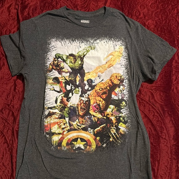 Marvel T-Shirt - Picture 2 of 4